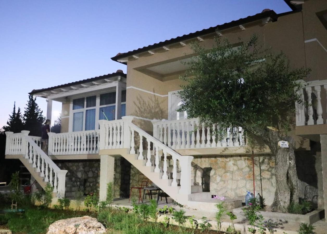 Essos Villas Dhërmi Esterno foto