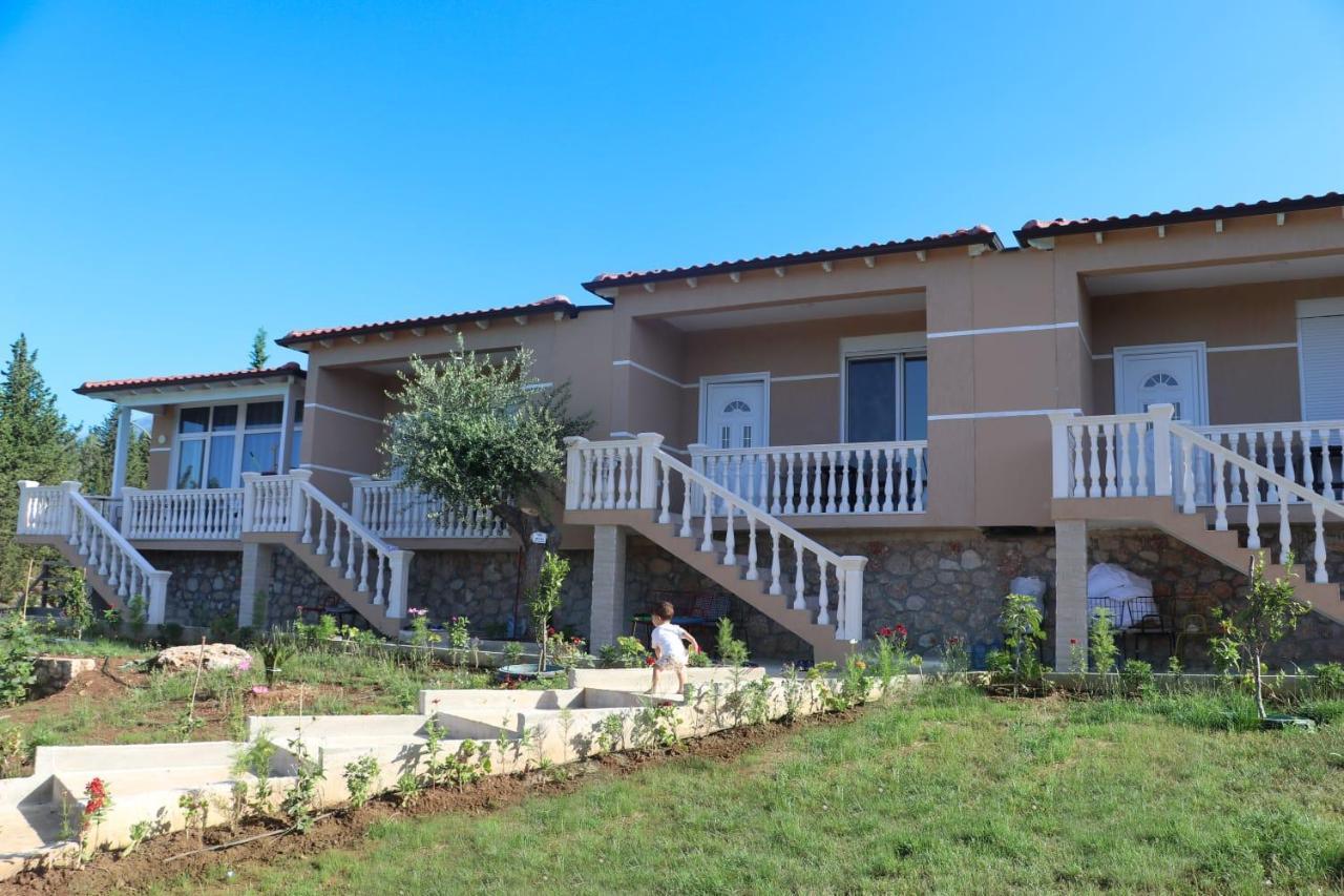 Essos Villas Dhërmi Esterno foto