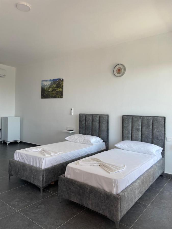 Essos Villas Dhërmi Esterno foto