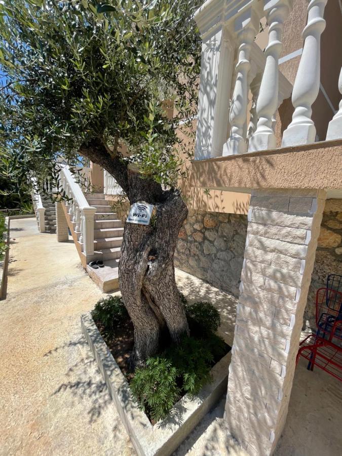 Essos Villas Dhërmi Esterno foto