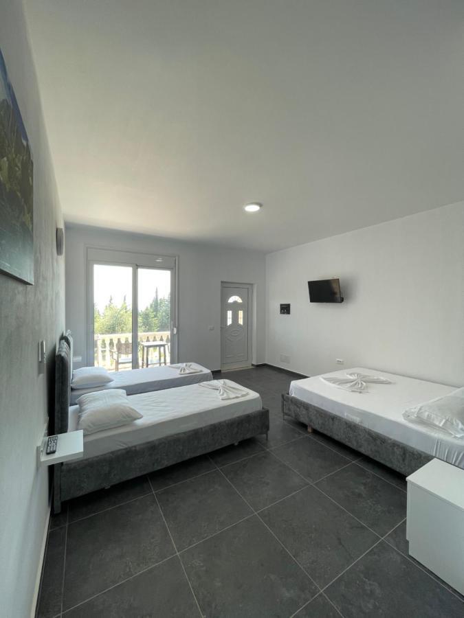Essos Villas Dhërmi Esterno foto