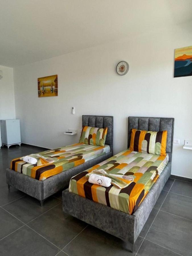 Essos Villas Dhërmi Esterno foto