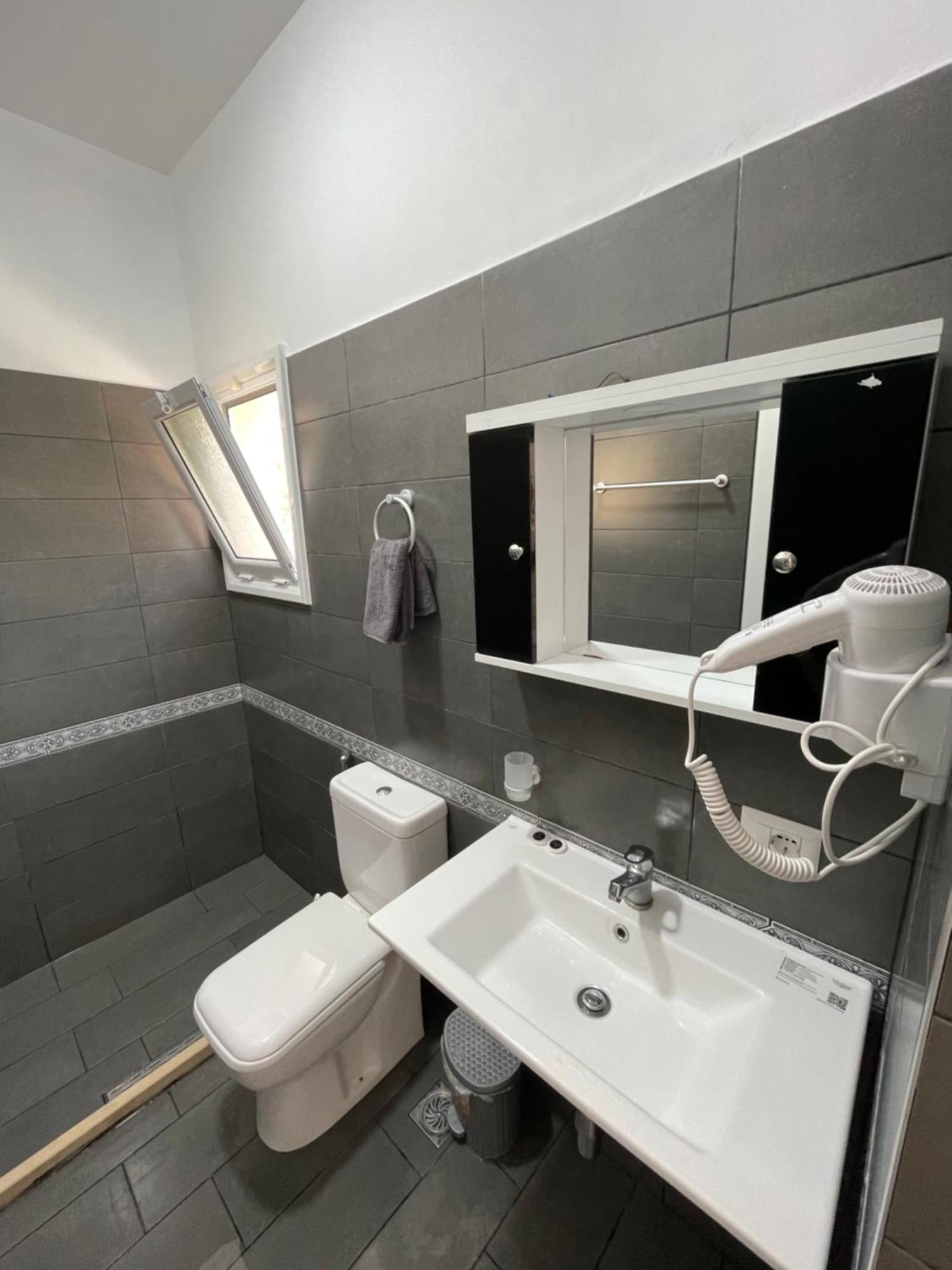 Essos Villas Dhërmi Esterno foto