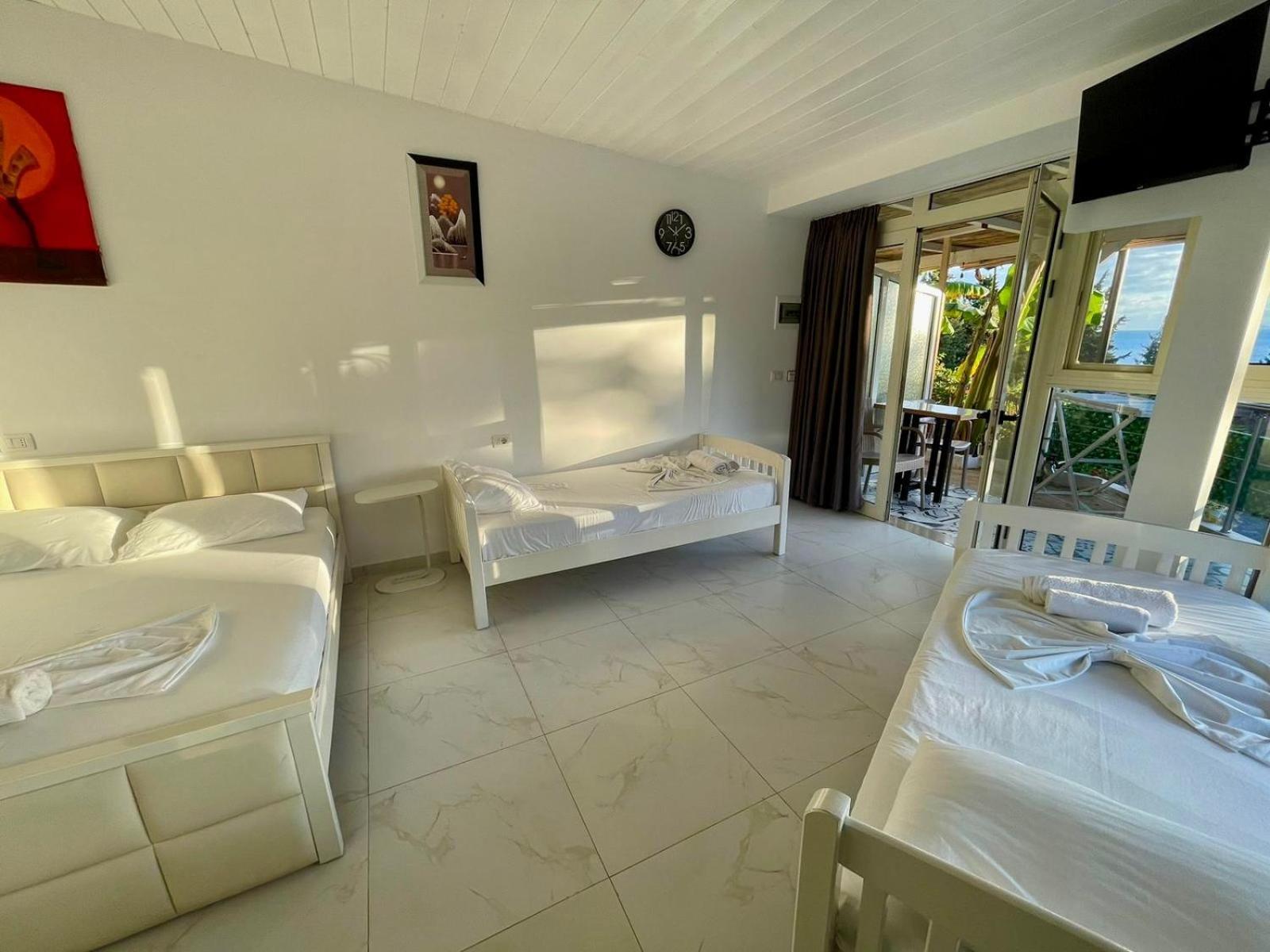 Essos Villas Dhërmi Esterno foto