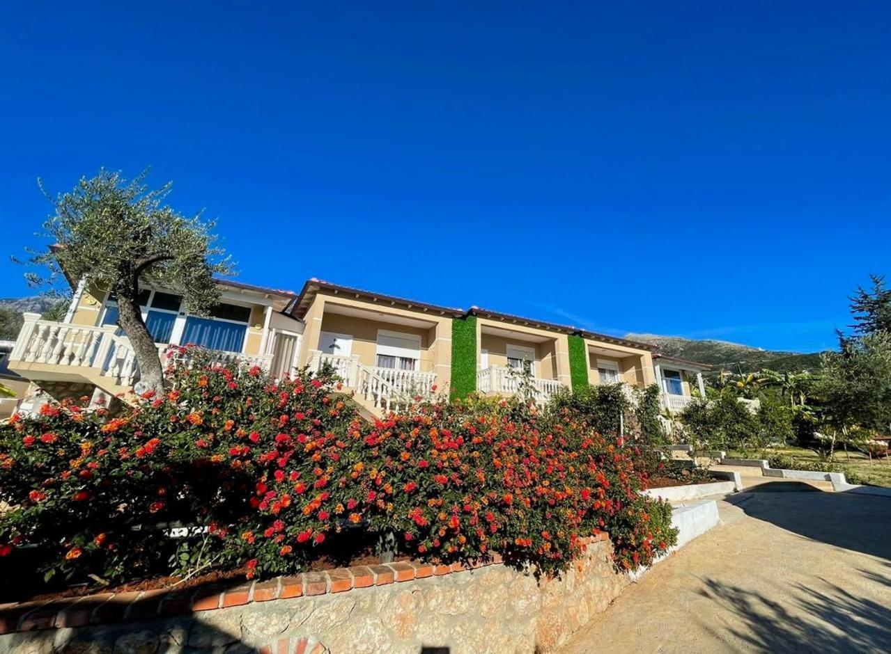 Essos Villas Dhërmi Esterno foto