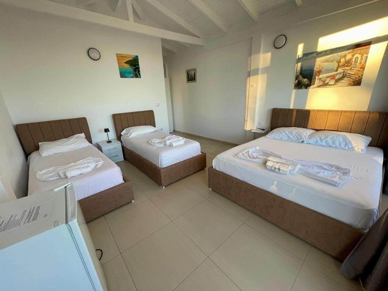 Essos Villas Dhërmi Esterno foto