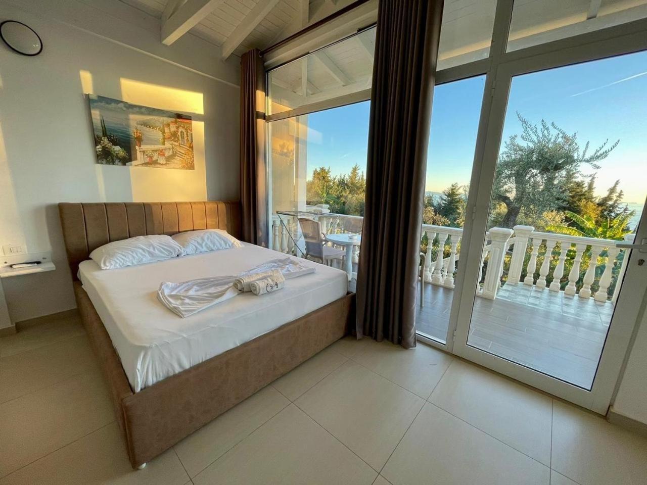 Essos Villas Dhërmi Esterno foto