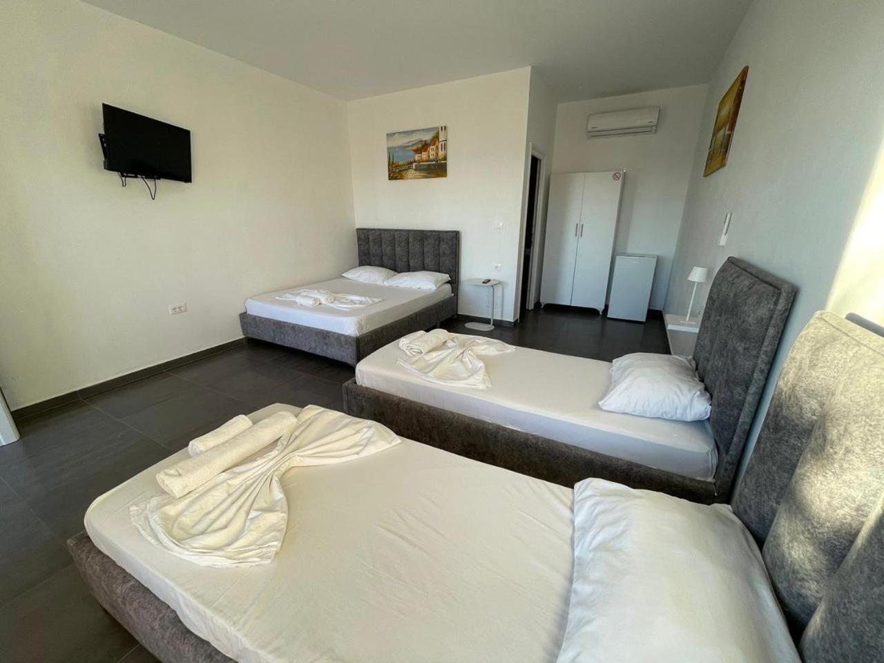 Essos Villas Dhërmi Esterno foto